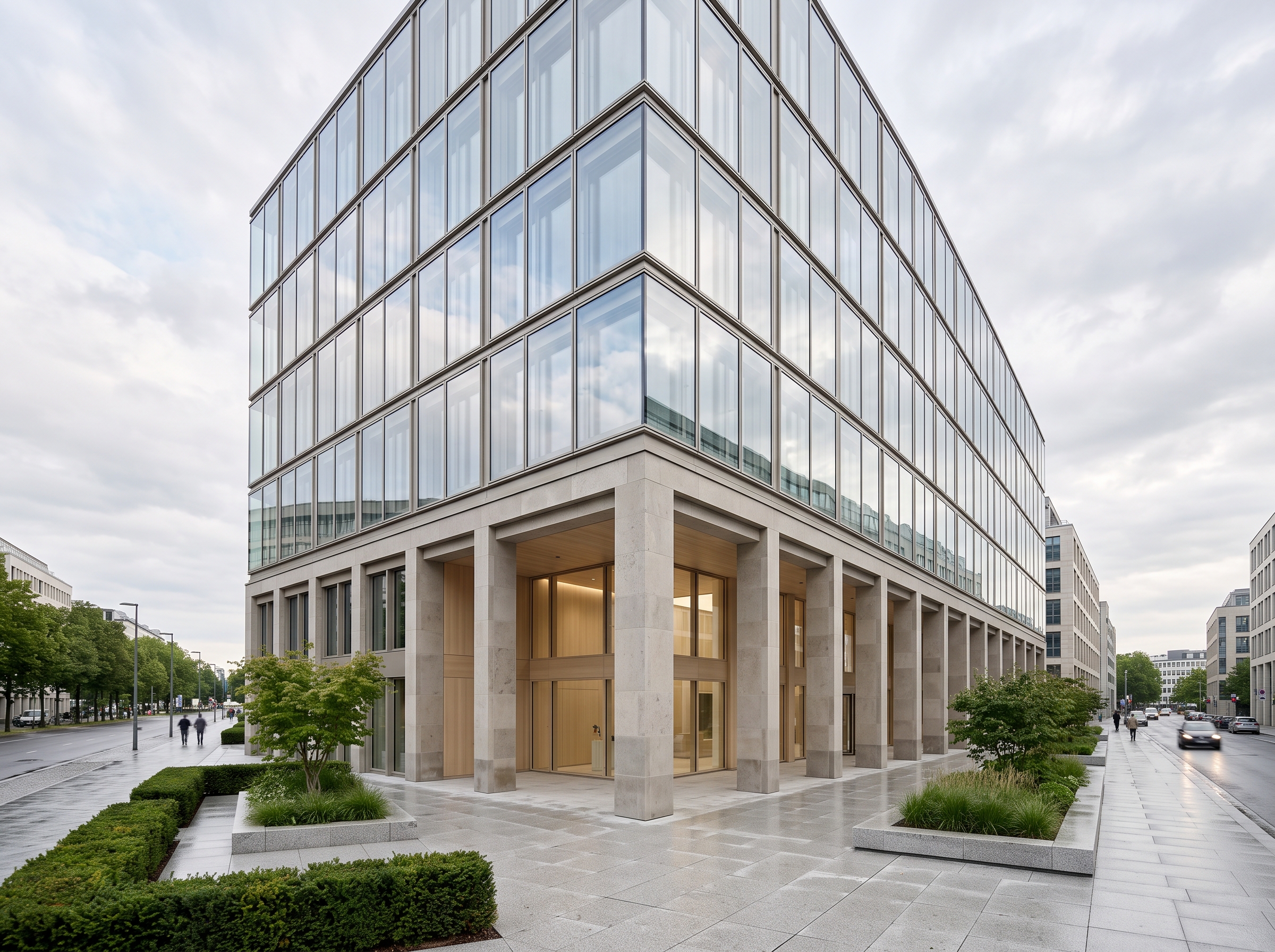 Siège Luxfin Capital au Kirchberg : colonnade en pierre et façade double peau en verre